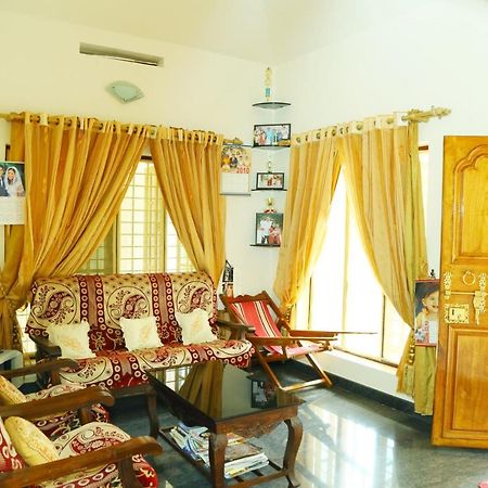 Manavalan House Bed and Breakfast Alwaye Buitenkant foto