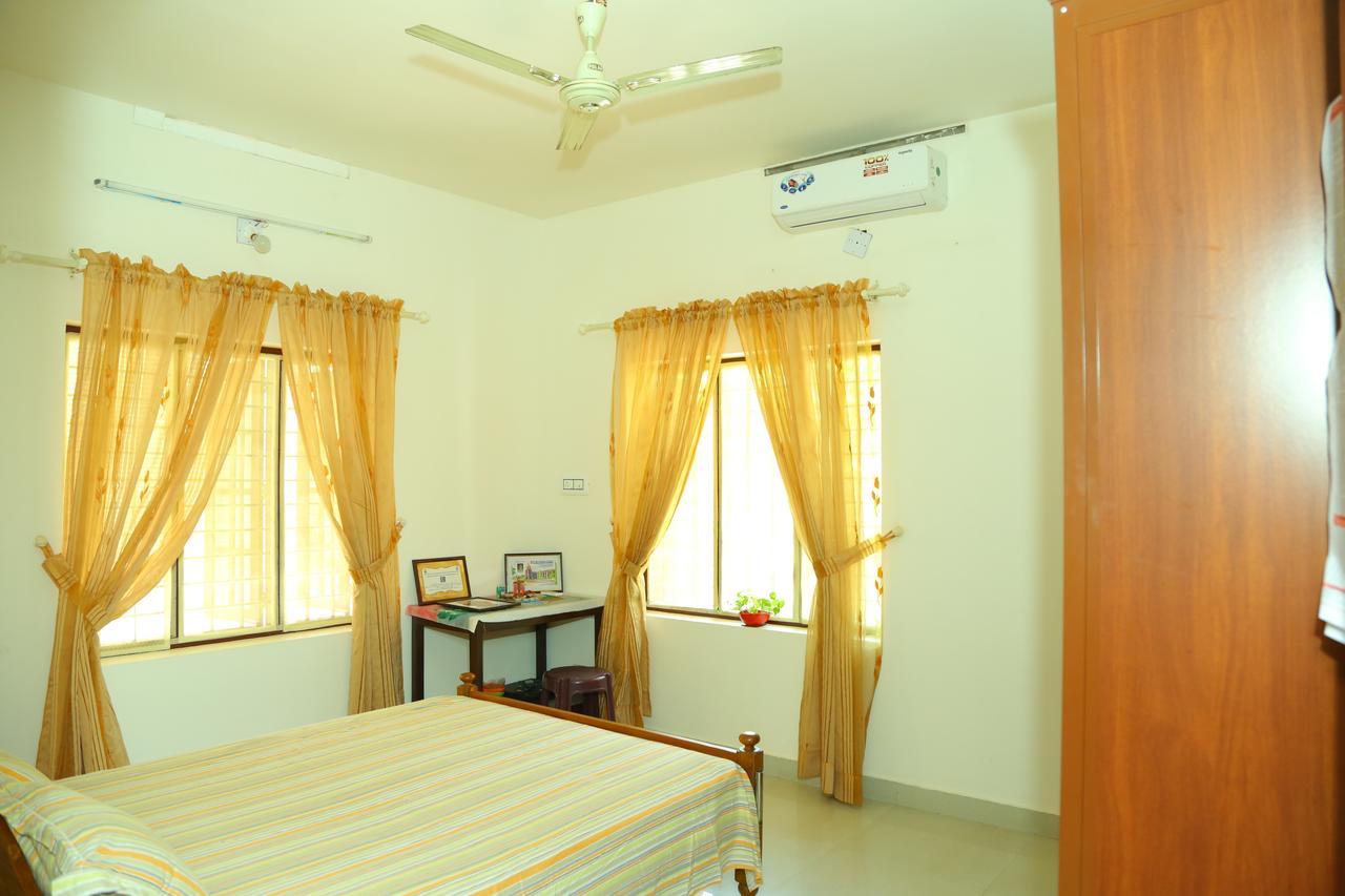 Manavalan House Bed and Breakfast Alwaye Buitenkant foto
