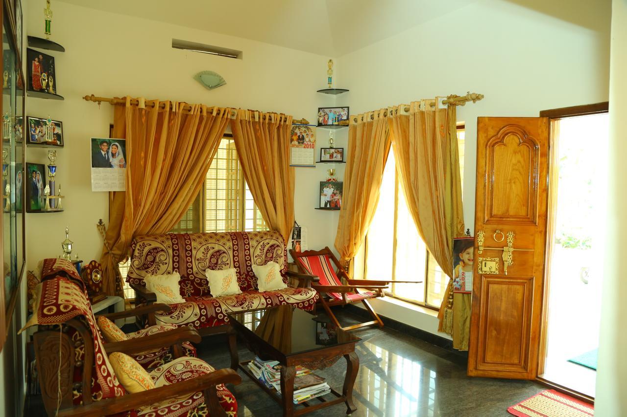 Manavalan House Bed and Breakfast Alwaye Buitenkant foto