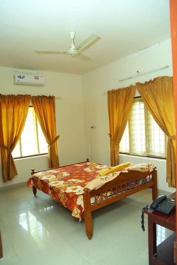 Manavalan House Bed and Breakfast Alwaye Buitenkant foto
